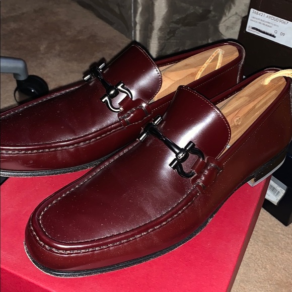 Brown Ferragamo shoes - Picture 3 of 7